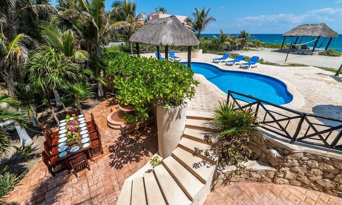 Akumal Villa | 4 Bedroom oceanfront home centrally located in Akumal. Pool, AC, Wifi, Cook
