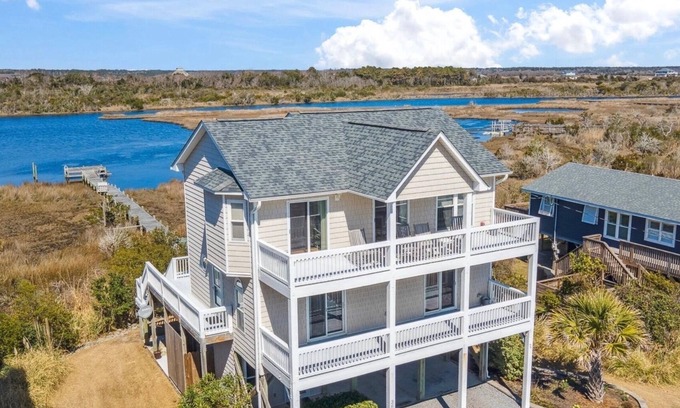 North Topsail Beach House | 4-bedroom soundside house with private dock and easy beach access