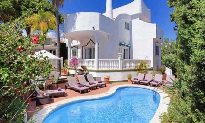 Urbanizacion Pinos Verdes Villa | 4-bedroom villa in charming Las Chapas