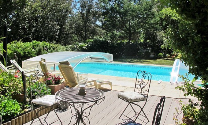 Maubuisson Villa | 4 bedroom Villa, sleeps 8 in Maubuisson with Pool and WiFi