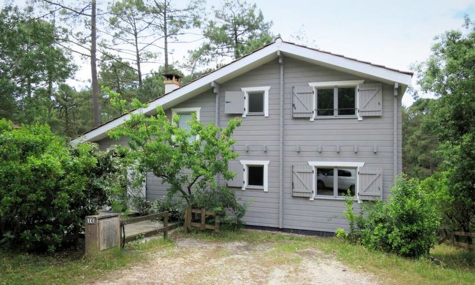 Maubuisson Villa | 4 bedroom Villa, sleeps 8 in Maubuisson with WiFi