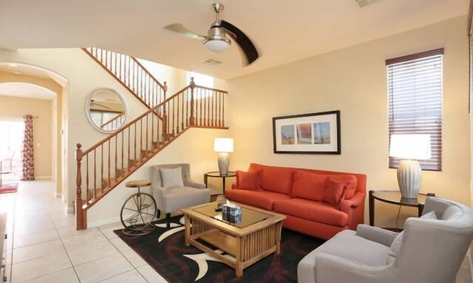Enterprise House | 4 bedrooms 3 bathrooms. Easy access to stripe. Pet and family friendly.