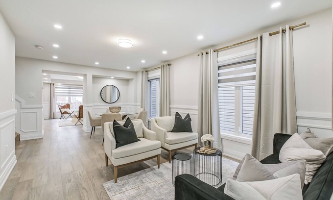 Halton Regional Municipality House | 4 Bedrooms for 10 to 12 people in Milton, Ontario
