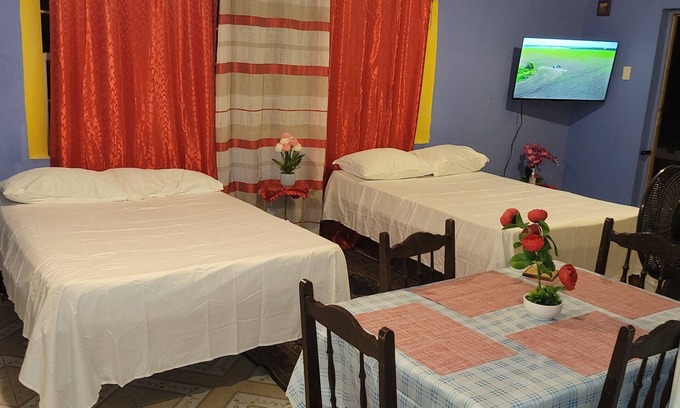 Yallahs Apartment | 4 beds with parking off streets apartment