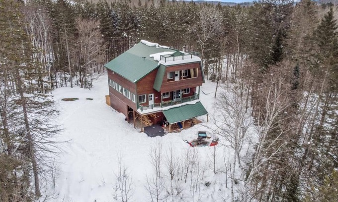 Mauricie Cottage | 4 Belles Vues-Cozy retreat in the middle of the forest. Pet-Friendly!