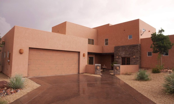 Page House | 4 BR Arizona Aloft - Lake Powell View with Garage