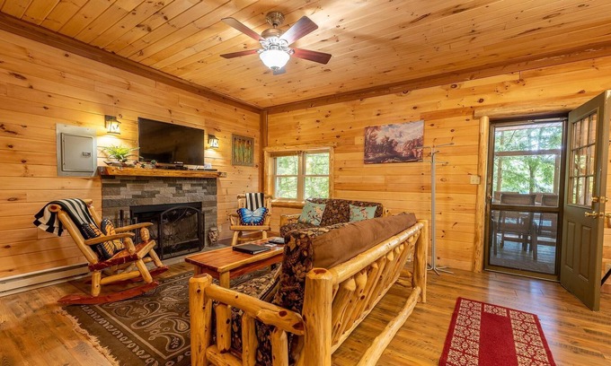 Long Lake Cottage | 4 BR Perfect for Families or Couples Traveling Together! Cedar Furniture & Trim