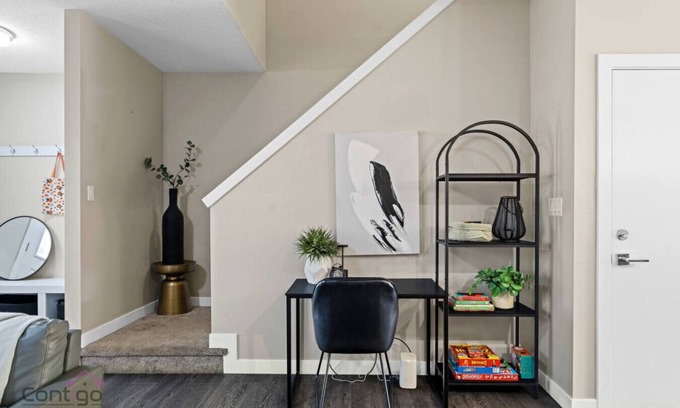North Central Edmonton House | 4 BR | Pet Friendly | Steps to Stadium & Rogers!