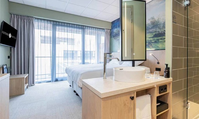 Marknesse Hotel | 4 Chic Family Rooms – Perfect for Dutch Nature & Giethoorn Trips