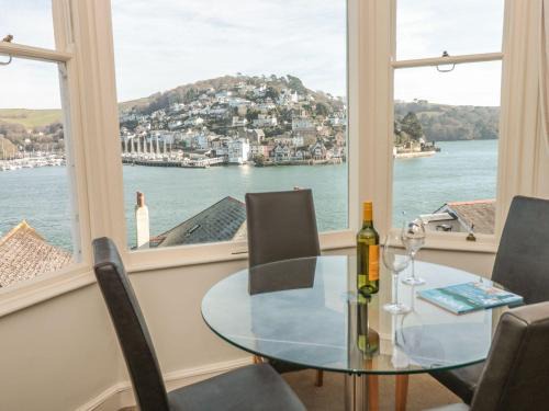 Dartmouth Apartment | 4 Dartview