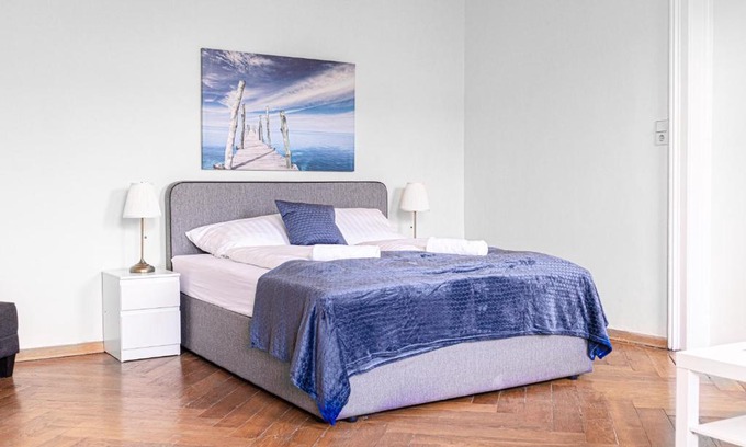 Wahring Apartment | 4 Great Apartment Near AKH - Ideal for Groups of 19