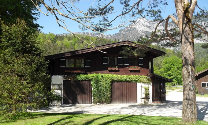 Winkl House | 4*holiday home in stunning location w/garden & winter garden