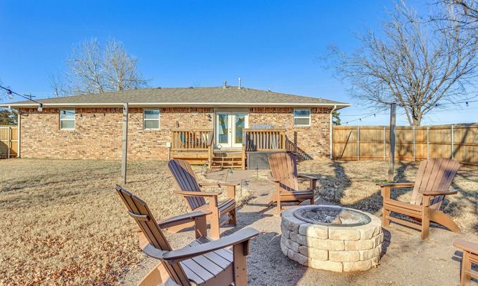 Guthrie House | 4 Mi to Dtwn Guthrie: Family Home w/Fire Pit!