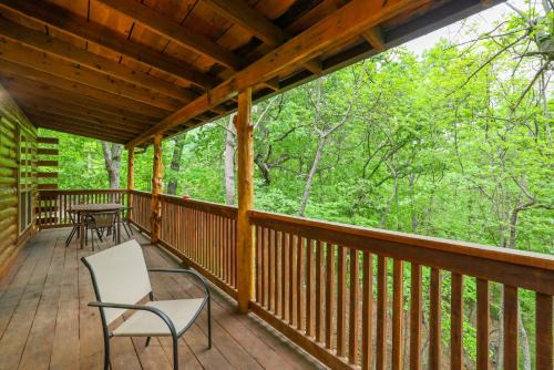 Sylvan Shores House | 4 Mi to Marina Cozy Log Cabin in Eureka Springs!