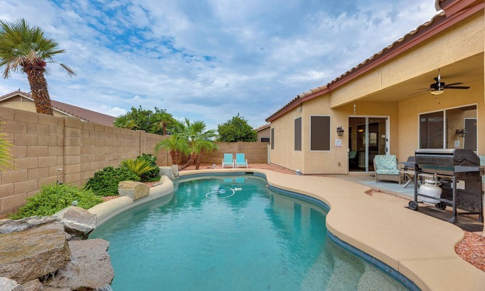 Arizona Skyline Community House | 4 Mi to Riparian Preserve: Mesa Abode w/Hot Tub