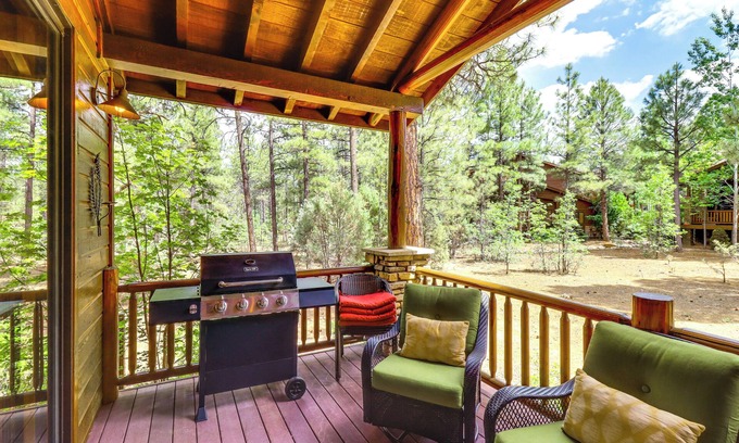 Torreon House | 4 Miles to Lake: Retreat w/2 Decks!