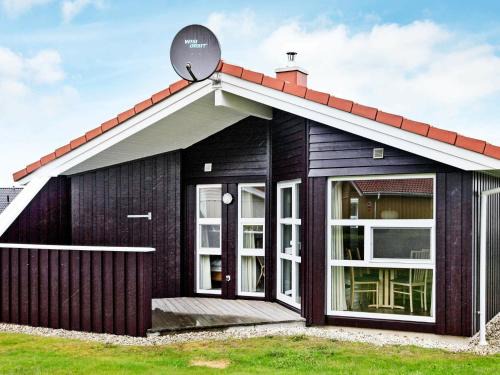 Lensterstrand House | 4 person holiday home in GROEMITZ