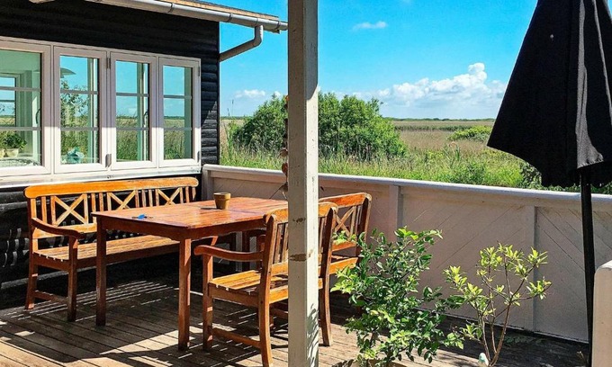 Lakolk House | 4 person holiday home in R m