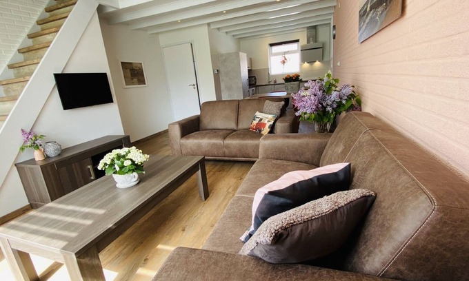Biggekerke House | 4 person semi-detached holiday home 300 meters from the beach and sea