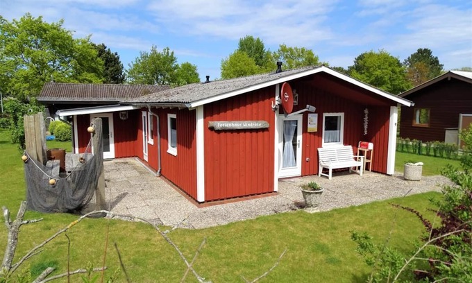 Norderteil House | 4 person vacation home Windrose with canoe in Otterndorf