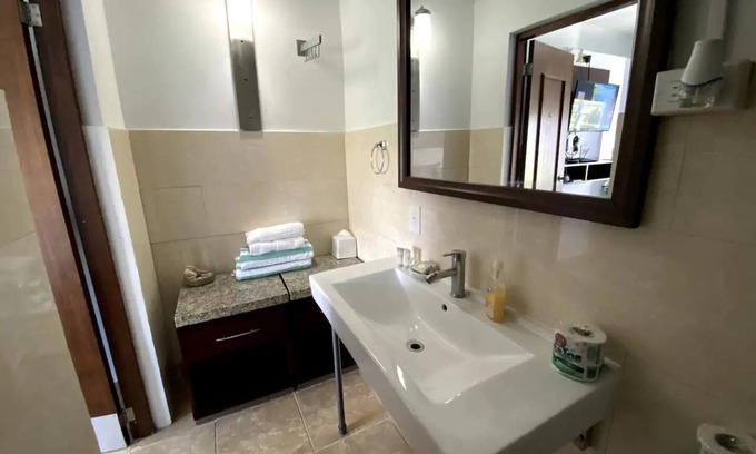 Guaniquilla Hotel | #4 Playa Domes, Room in Boutique hotel just yards from Ocean.