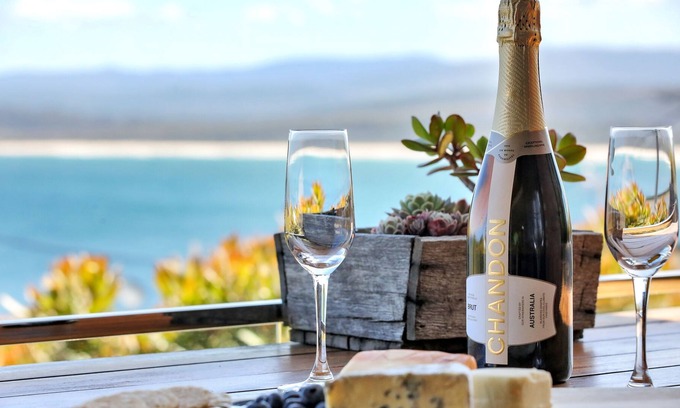 Merimbula Apartment | 4 Points of view - 1 Bedroom Apartment 2+ nights