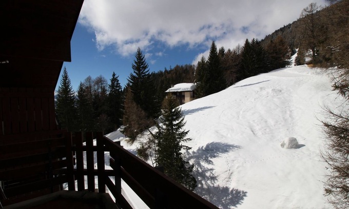 Anzere Apartment | 4-room flat (max 6-8 persons) with 3 bedrooms, each with 2 single beds/duvets, near the cable car. S