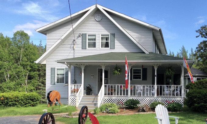 Murray Harbour Bed & Breakfast | 4 Star Forest & Lake PEI B&B: Northumberland Room, Prince Edward Island