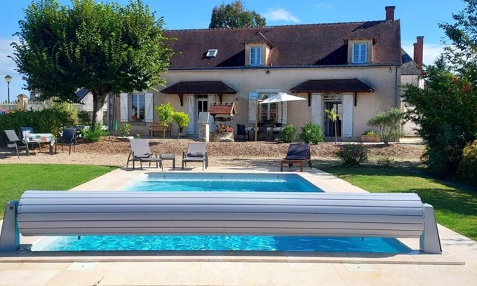 Thevet-Saint-Julien Cottage | 4-star historic house with heated swimming pool (8 X 4)