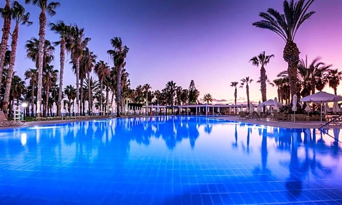 Geroskipou Hotel | 4-Star Hotel ∙ Louis Phaethon Beach