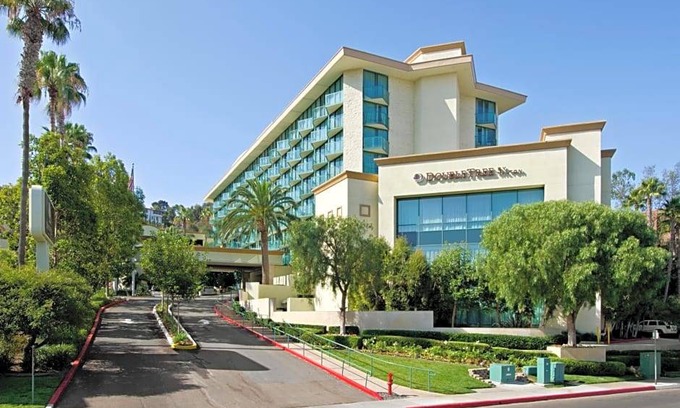 Mission Valley West Hotel | 4-Star Hotel ∙ DoubleTree By Hilton San Diego Hotel Circle