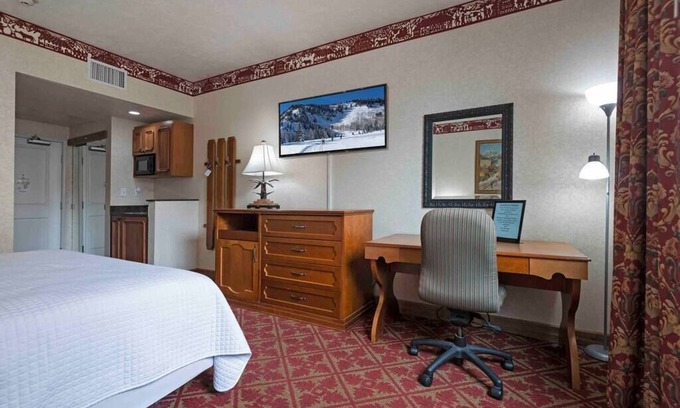Zermatt House | 4-Star Zermatt Resort King Suite—Only 15 Mins to Park City & Sundance!