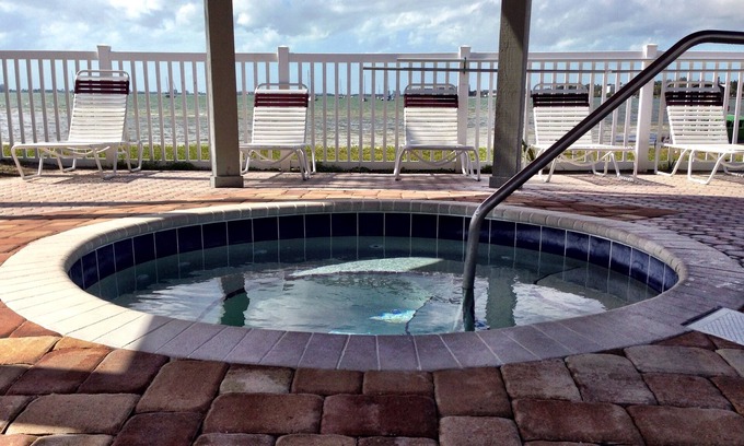 Bayview House | 4 Stars at the Beach!