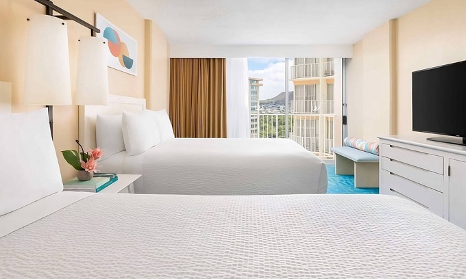 Diamond Head - Kapahulu - St. Louis Hotel | 4 Units, City View Two Doubles at The Twin Fin Hotel, Outdoor Pool