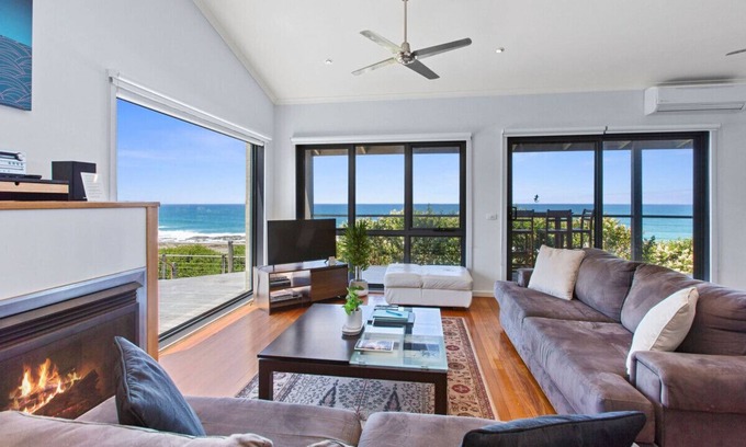Wongarra Apartment | 4 Whitecrest Resort - Pool & Amazing Ocean Views