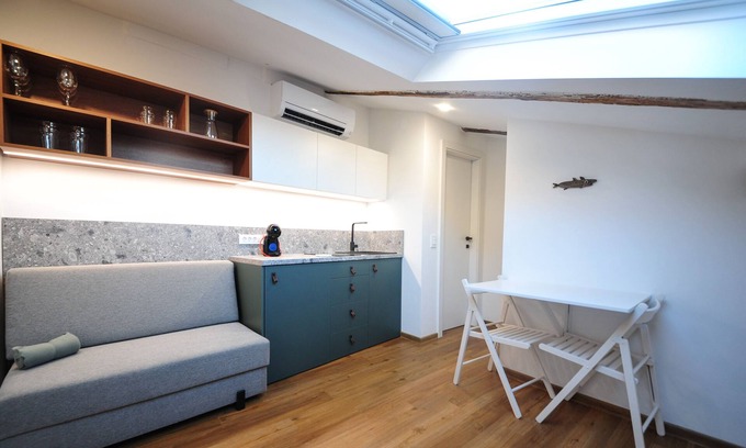 Izola Apartment | 4 Winds Apartments - Tiny Studio with Kitchenette in Izola