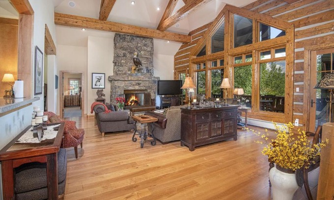 Avon House | 40 Goshawk home