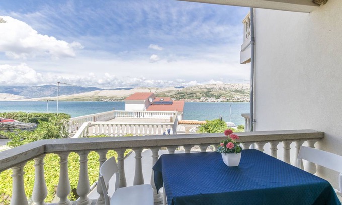 Pag Apartment | 40 m² Apartment ∙ 2 bedrooms ∙ 4 guests