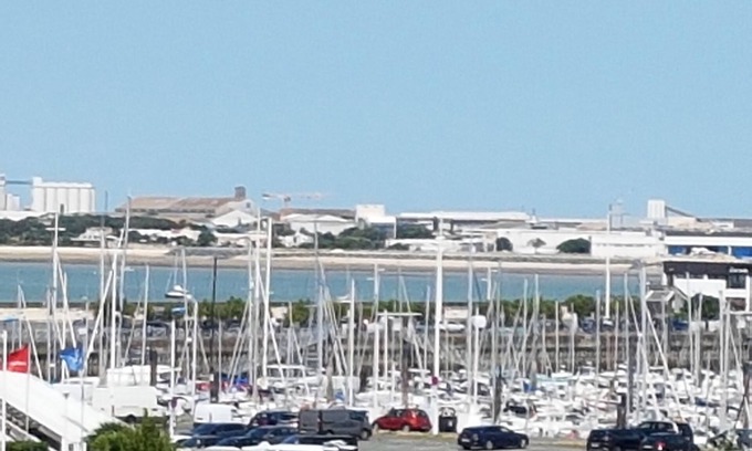 La Rochelle Apartment | 40 m2 apartment with swimming pool in condominium with lovely view of the Minimes harbor