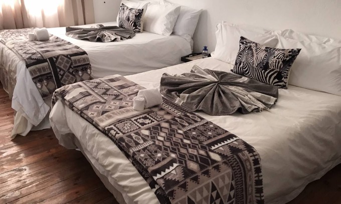 Addo House | 400 m² Farmhouse ∙ 3 bedrooms ∙ 12 guests
