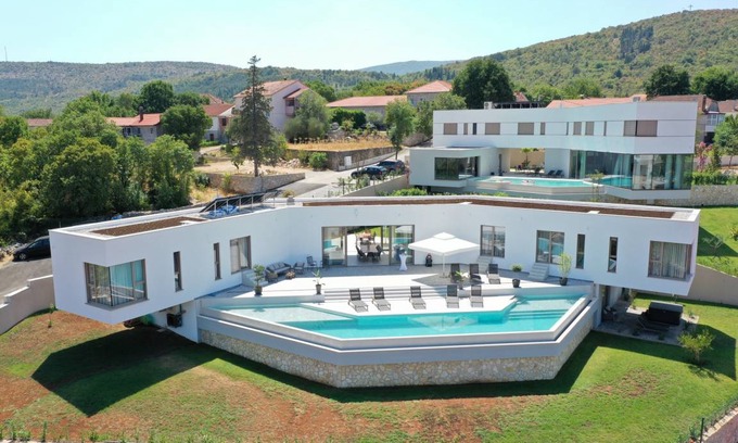 Zmijavci Villa | 400 m² Villa ∙ 5 bedrooms ∙ 10 guests