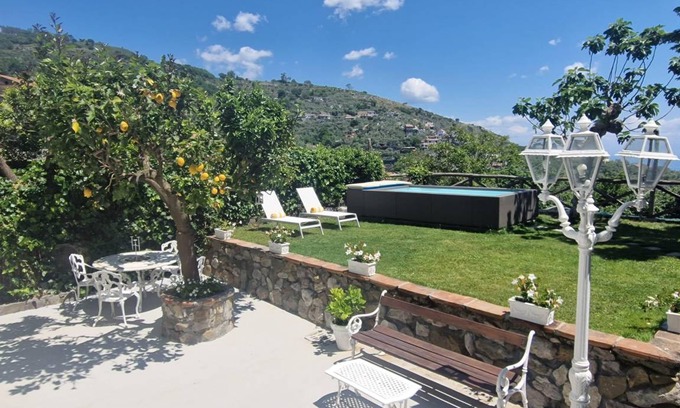 Sant'Agata sui Due Golfi Villa | 400 m² Villa ∙ 2 bedrooms ∙ 6 guests