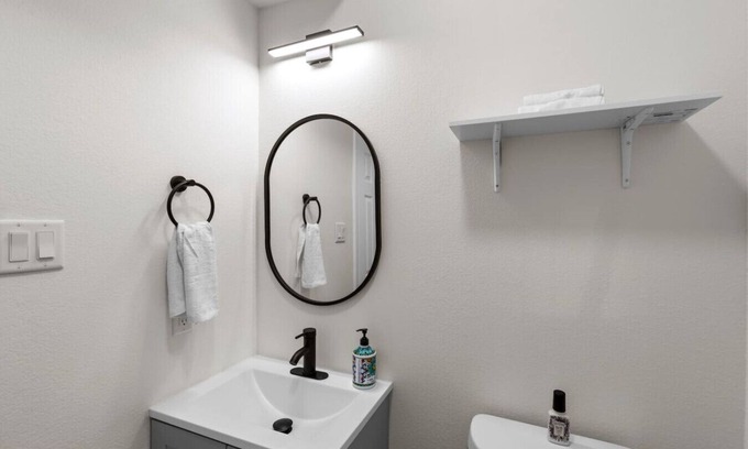South Central Houston Apartment | 4010 Live Oak Unit A, Houston