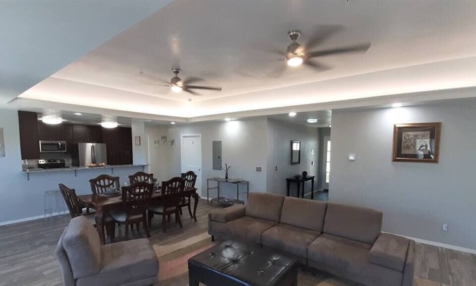 Central Oklahoma City Apartment | [ 4023 B]Private Bedroom Suite Communal House near Integris, One mile from Integris/Baptist Medical