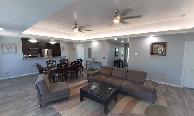 Central Oklahoma City Apartment | [ 4023 C]Private Bedroom Suite Communal House near IntegriC, One mile from Integris/Baptist Medical
