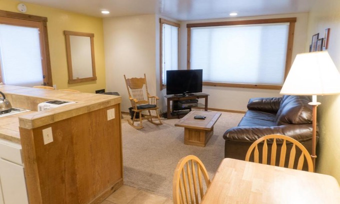 Truckee Apartment | 4081 Ski Trails