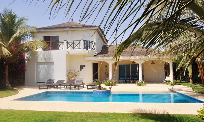 Ngaparou Villa | 40m from the sea: Luxury villa in Ngaparou (Saly) - Pool with beach