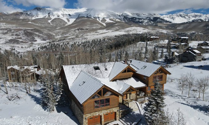 Timber Ridge House | 418 m² House ∙ 5 bedrooms ∙ 14 guests