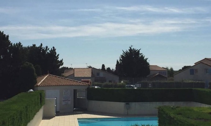 Saint-Vincent-sur-Jard House | 42 m² House ∙ 2 bedrooms ∙ 4 guests