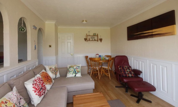 Earnley Ski Chalet | 43C Medmerry Park 2 Beds Budget Chalet No Wifi
